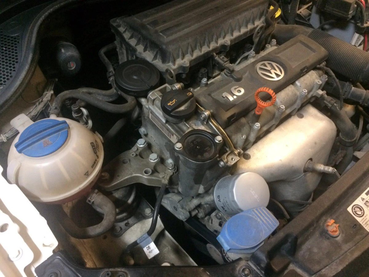 Помпа Volkswagen Polo 1.6
