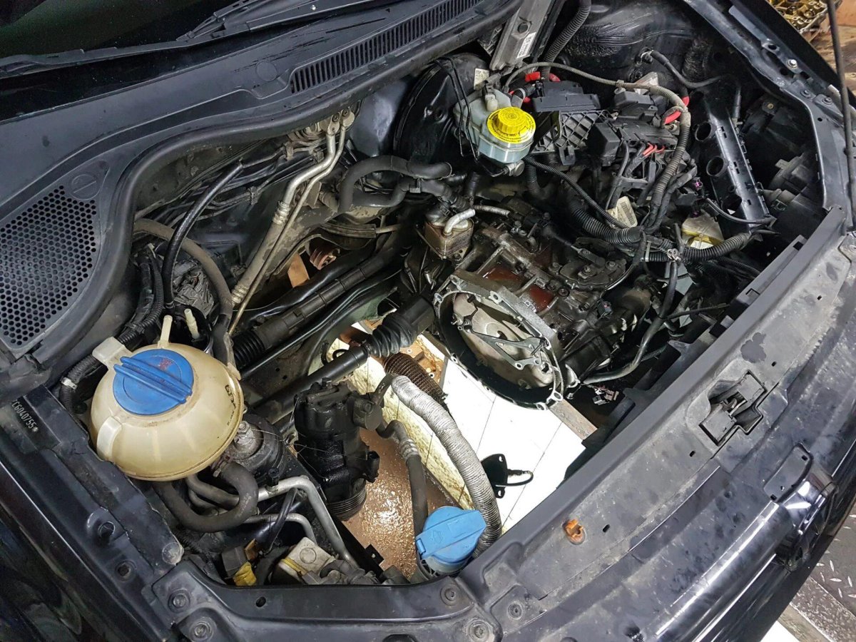 Воздушный фильтр поло седан 1.6 105 л.с CFNA