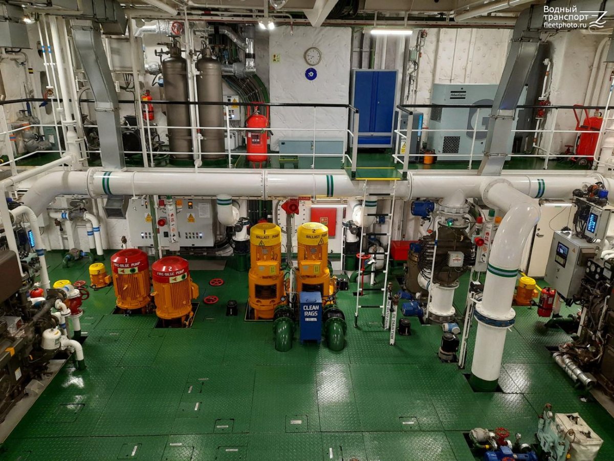 Танкер химовоз машинное отделение