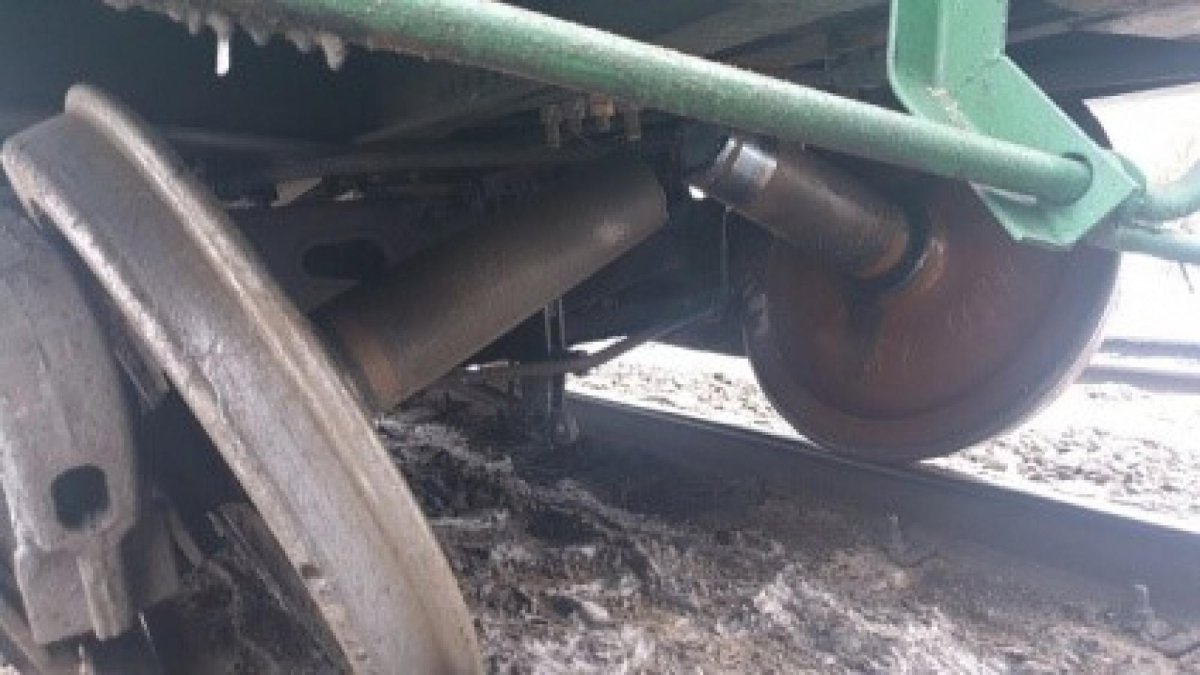 Шкворень грузового вагона