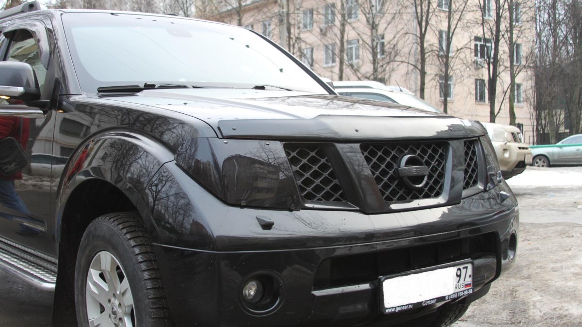 Nissan Pathfinder r51 с черной решеткой