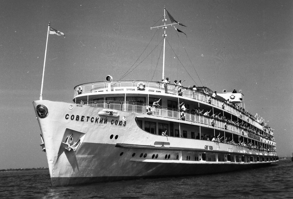 Дизель электроход Советский Союз