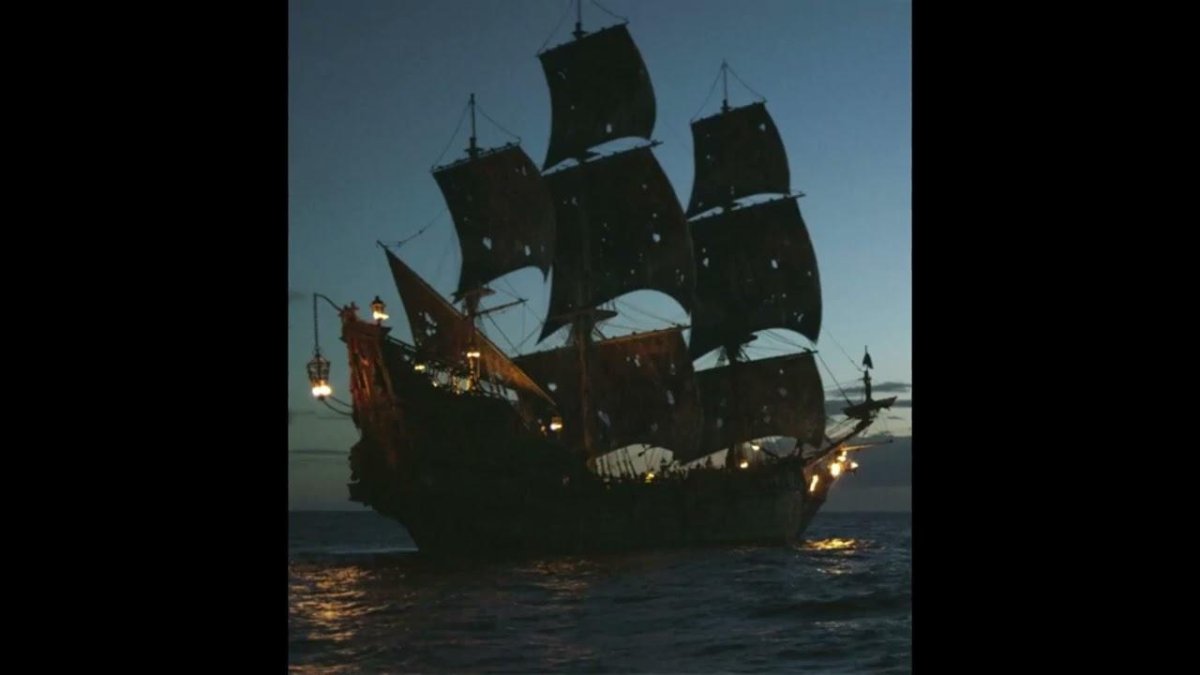 Корабль из пиратов Карибского моря черная Жемчужина