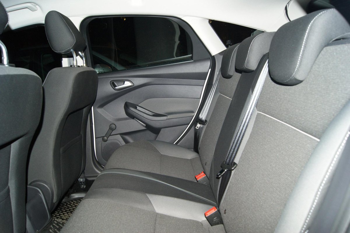 Задний ряд Форд фокус 3