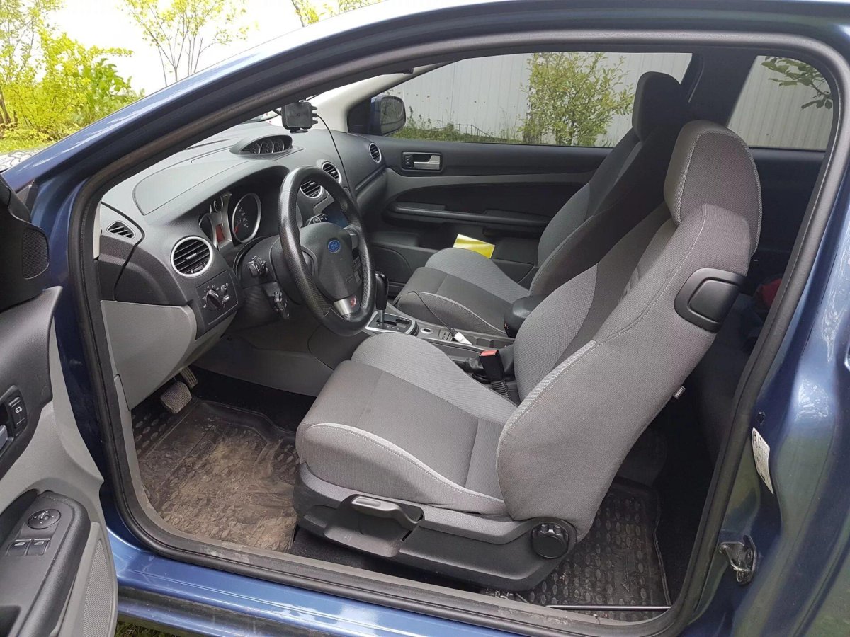 Ford Focus 2 купе салон