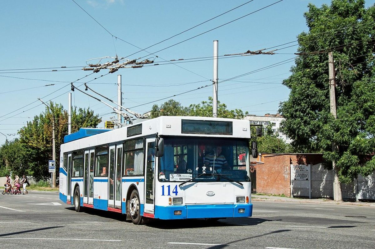 ЮМЗ е186