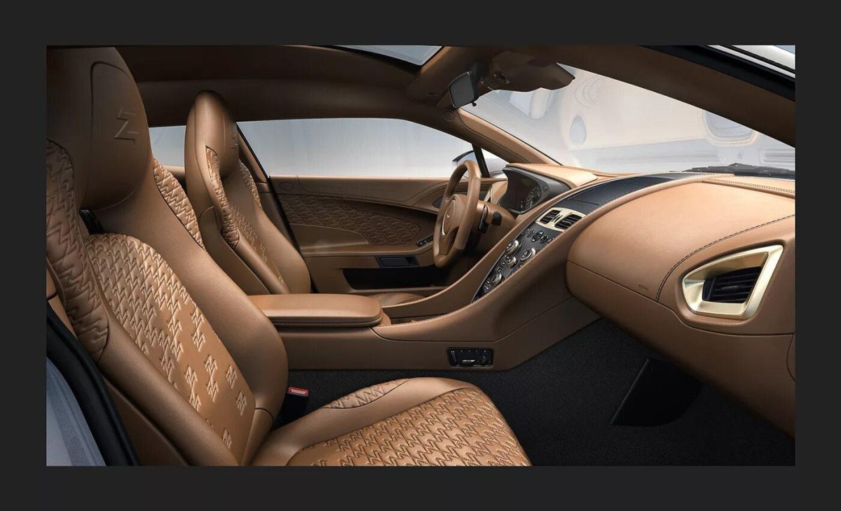 Автомобиль Астон Мартин салон