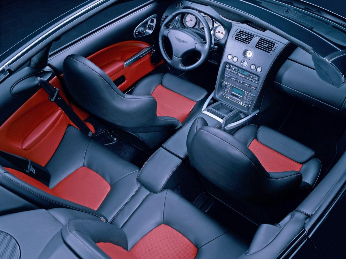 Aston Martin Vanquish 2005 салон