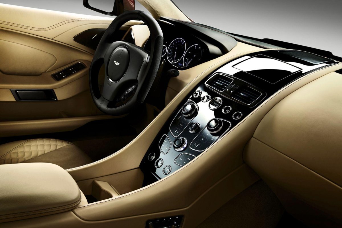 Aston Martin Vanquish 2012 салон