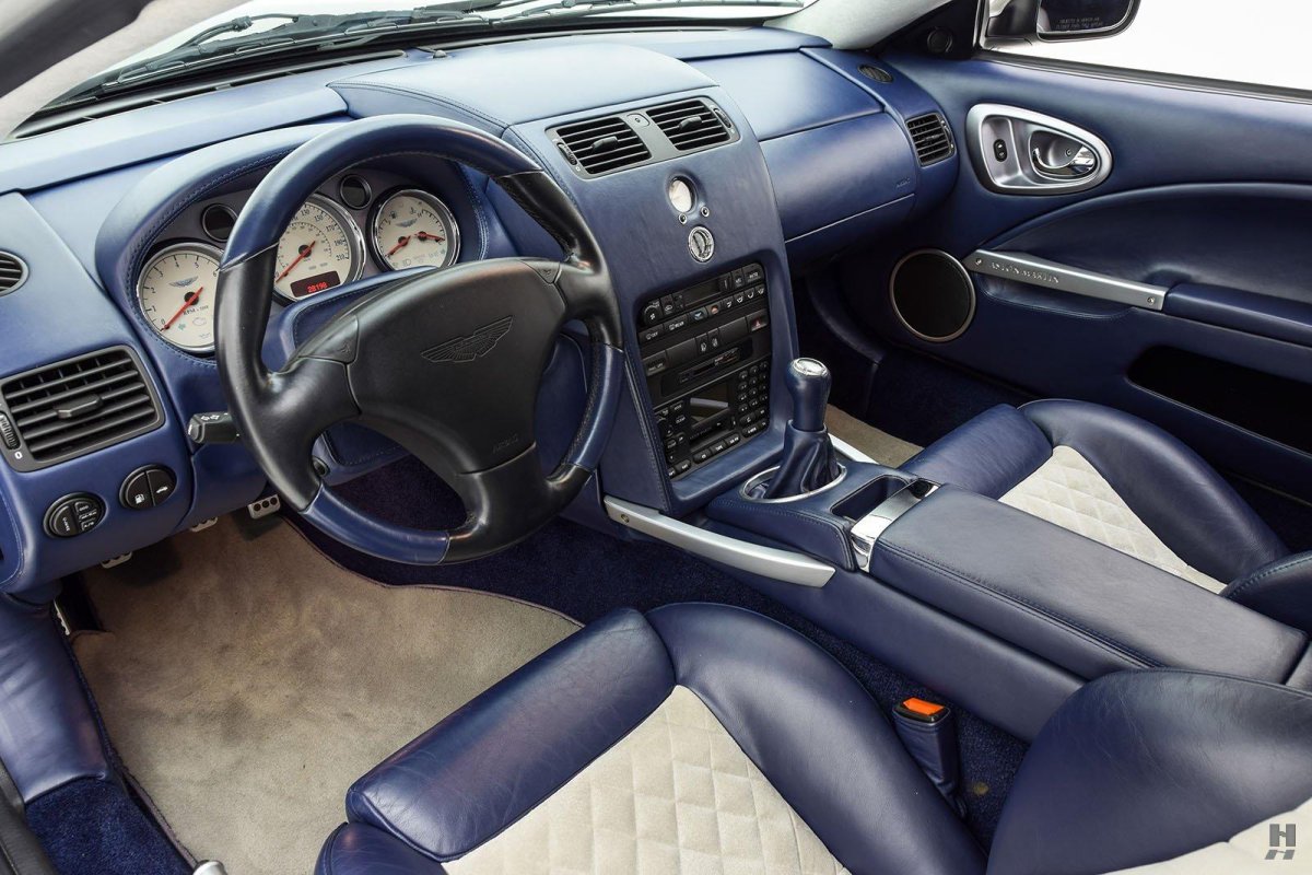 Астон Мартин ванквиш 2002