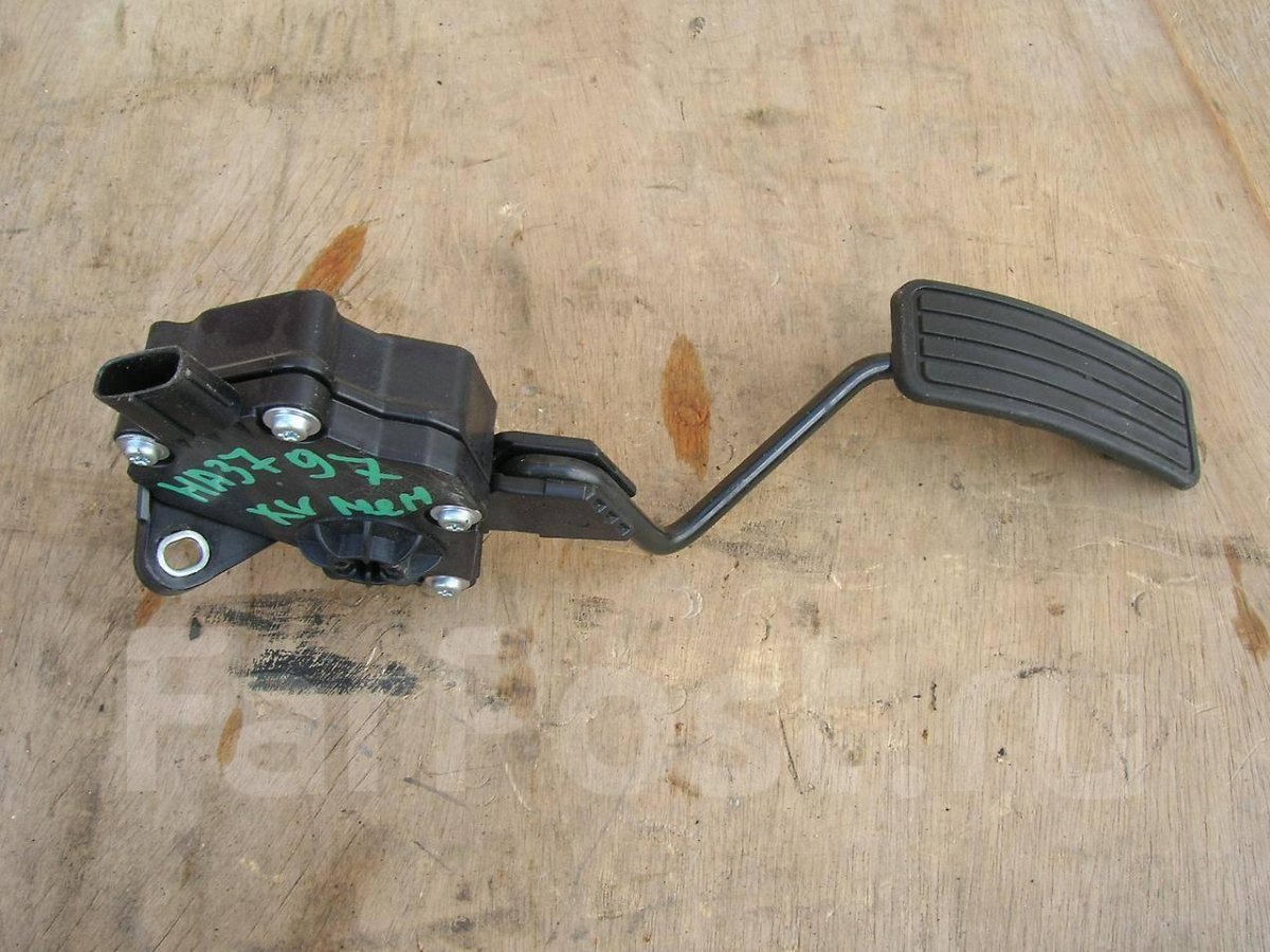 Педаль газа Субару Форестер 2007