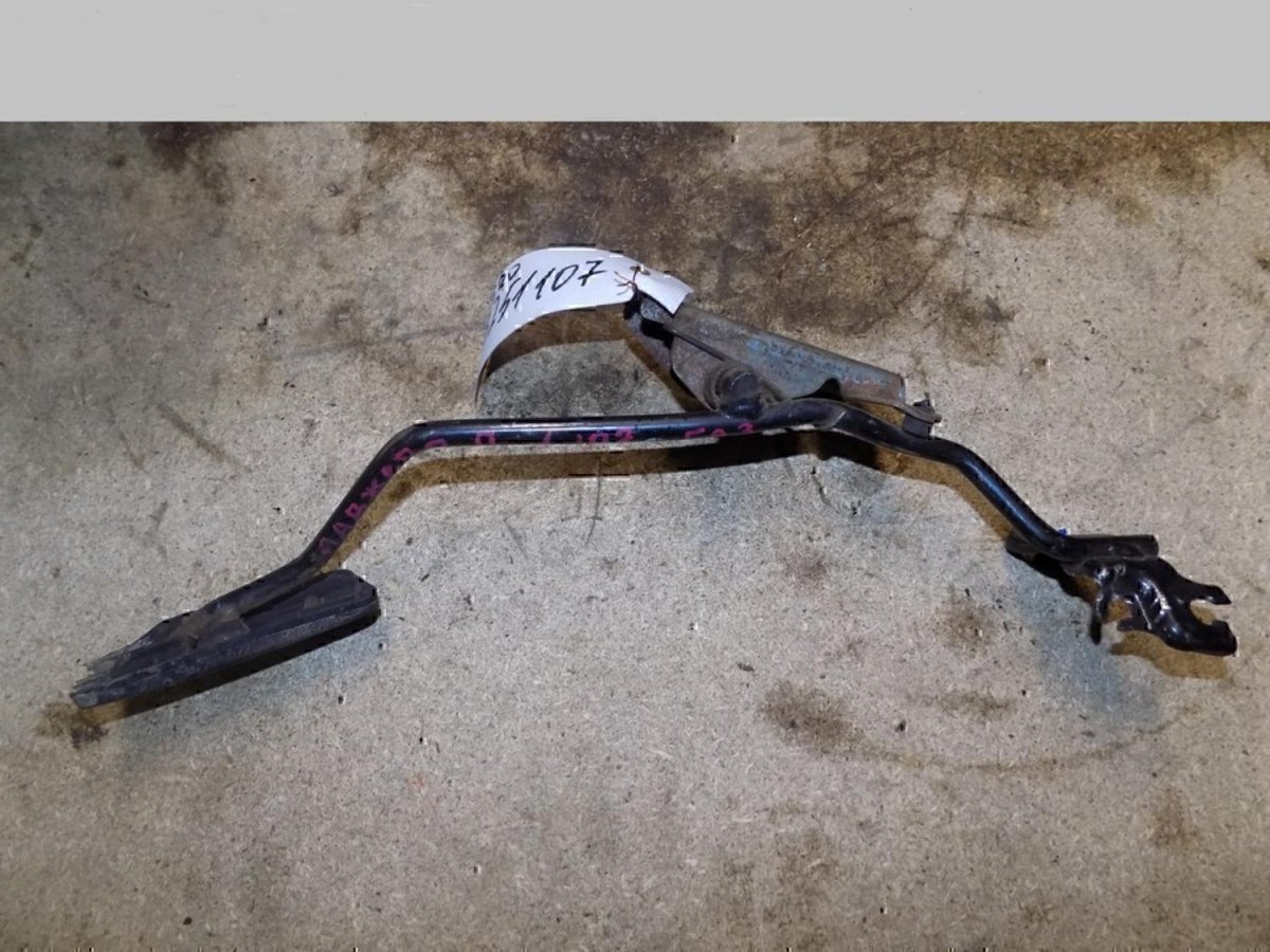 Педаль газа Мицубиси Паджеро 3.5