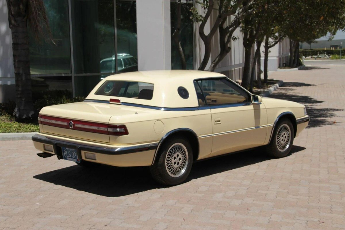 Chrysler TC by Maserati 1990