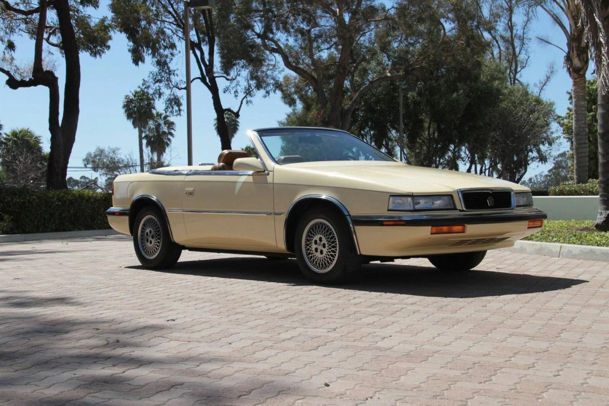 Chrysler 1989