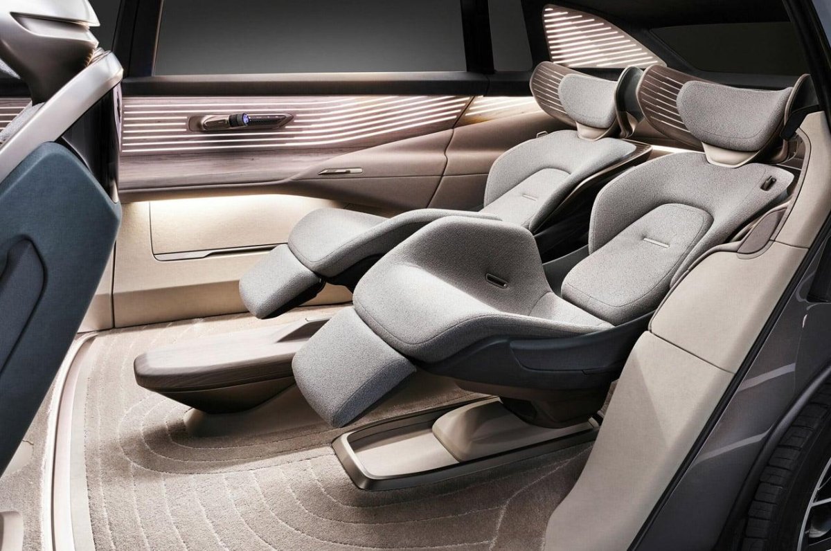 Ауди минивэн 2022