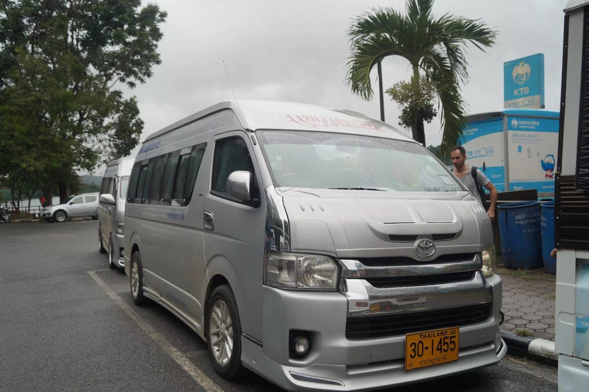 Микроавтобус Ауди