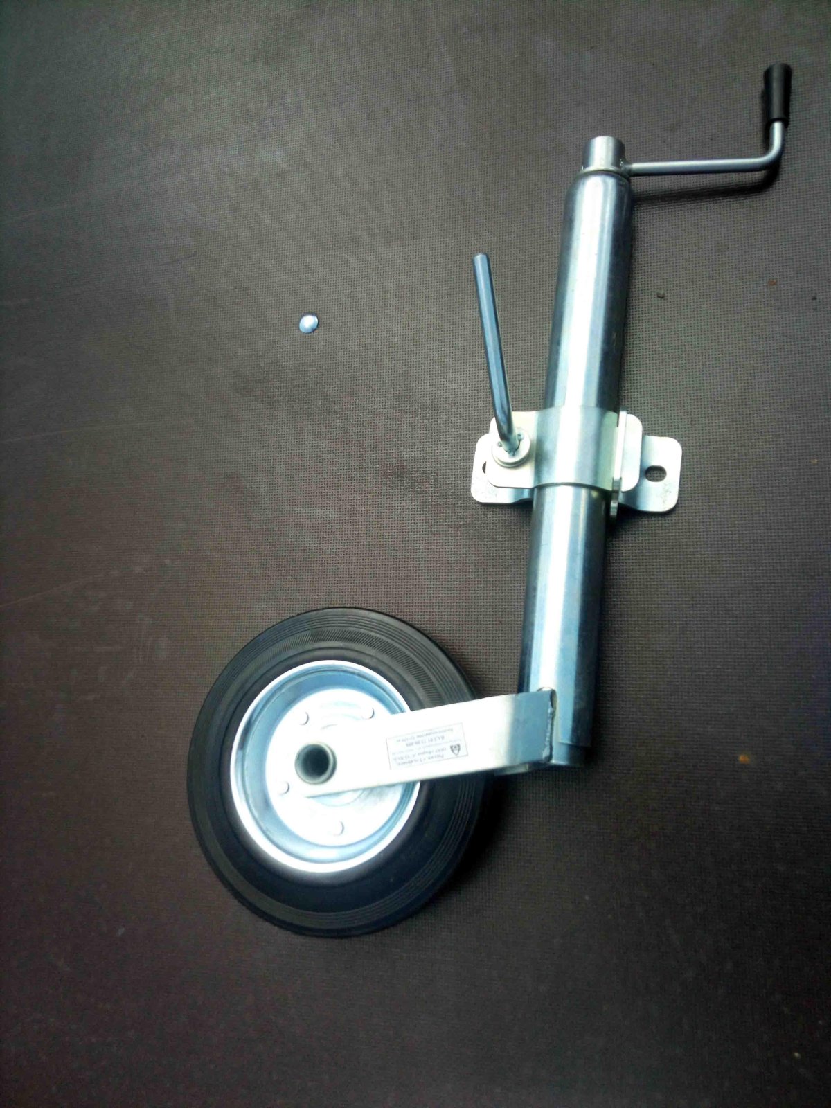 Хомут опорного колеса прицепа