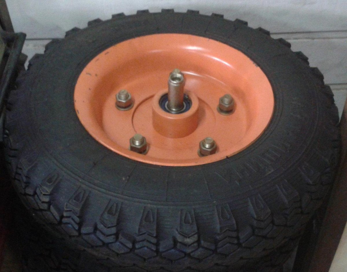 Колесо опорное щетки УМДУ МТЗ 82