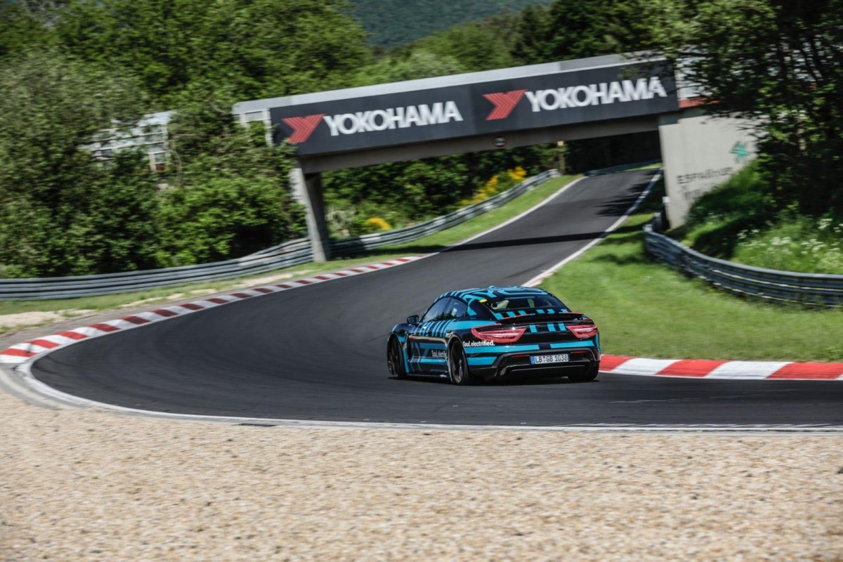 Рекорд Порше на Нюрбургринге