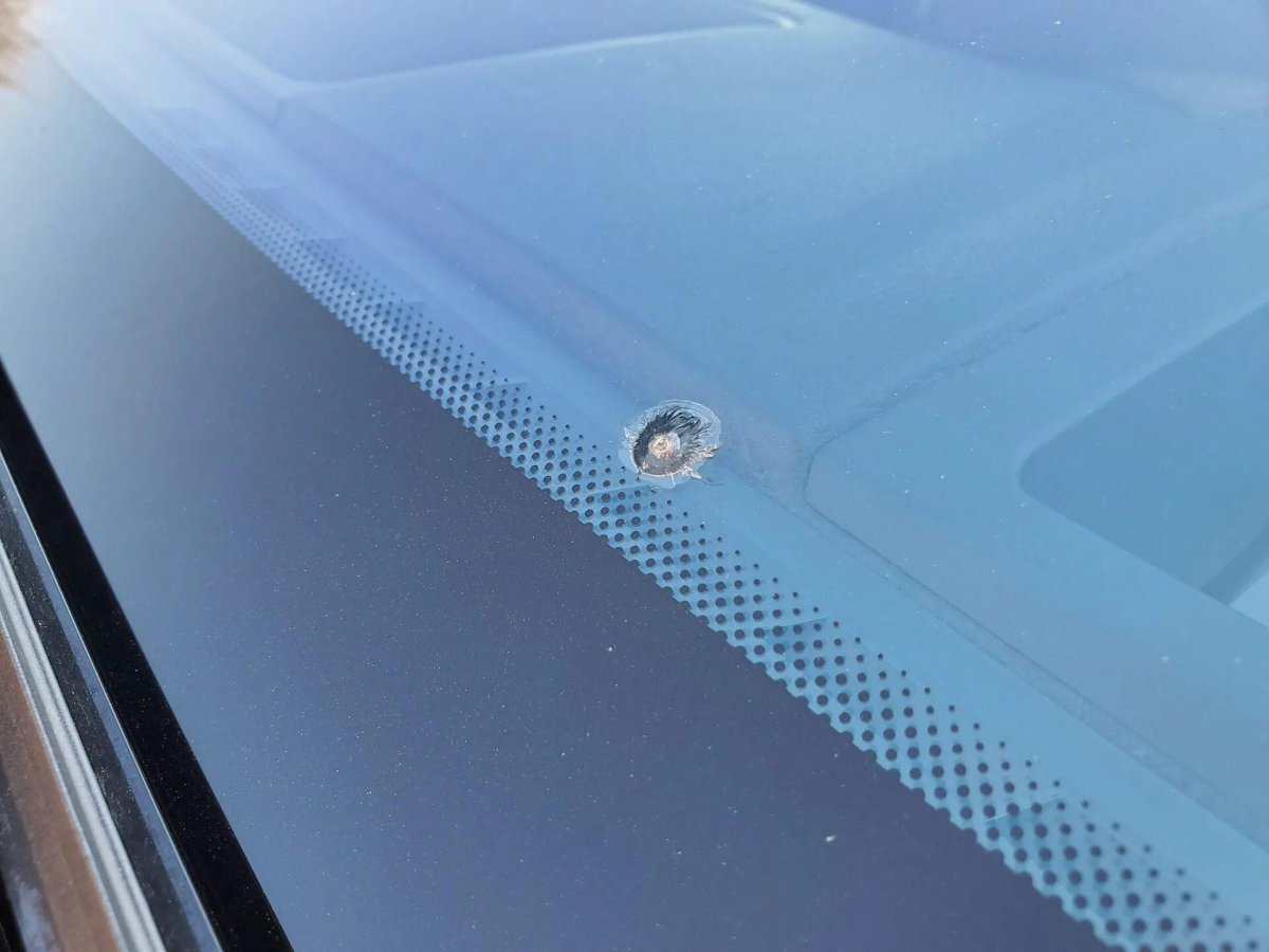 Лобовое стекло т800