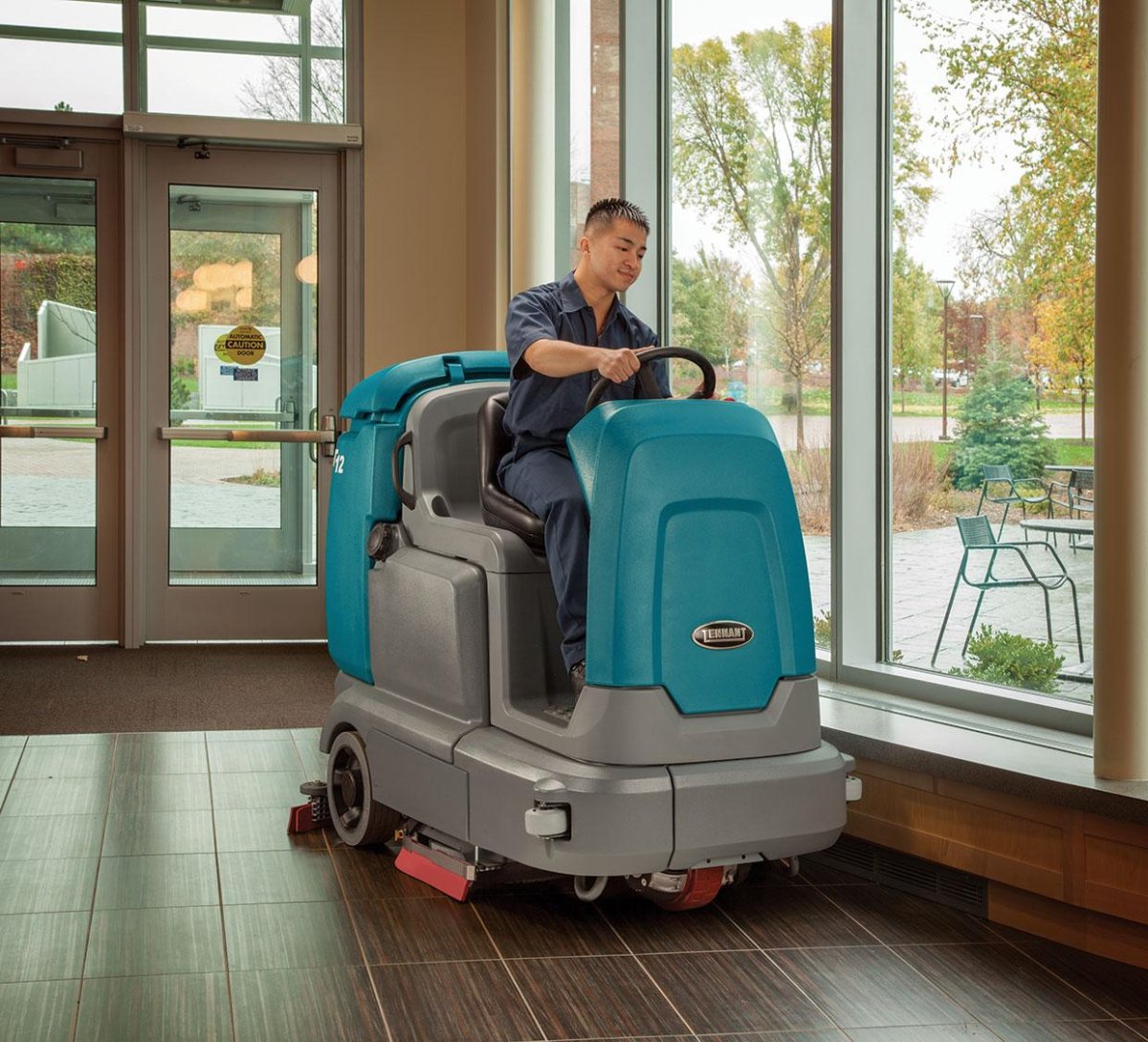 Поломоечная машина Теннант т12