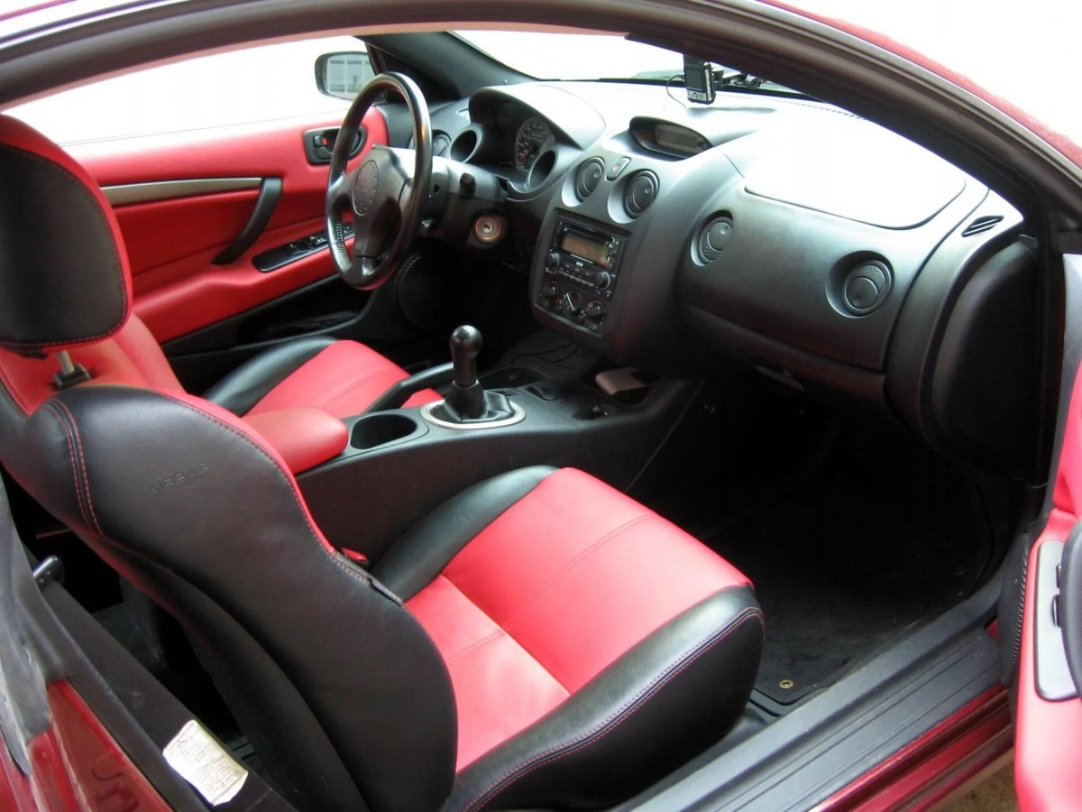 Mitsubishi Eclipse 3g салон
