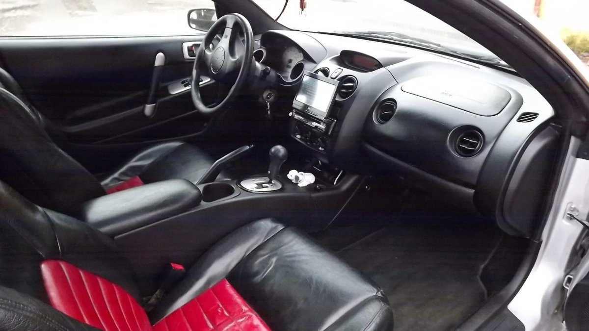 Mitsubishi Eclipse 3 салон