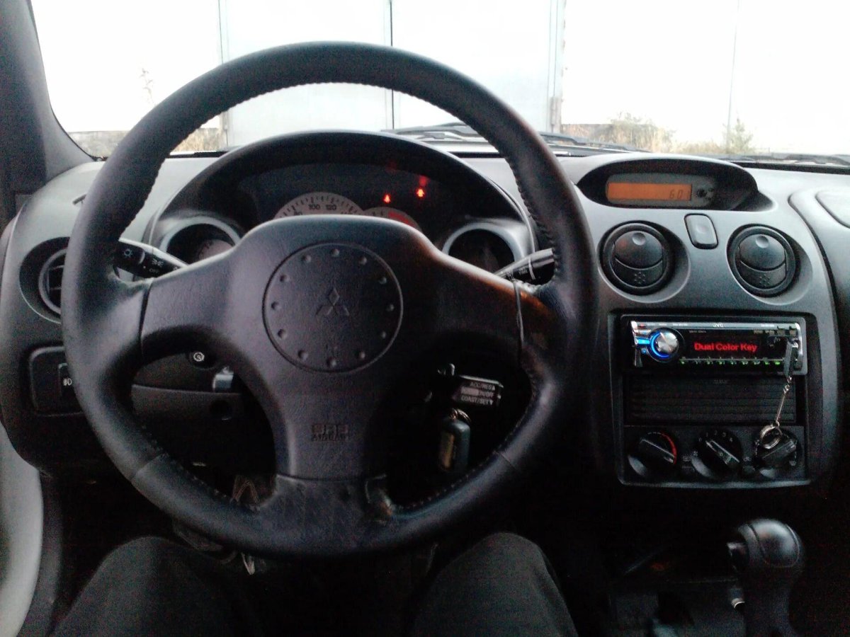 Mitsubishi Eclipse 2000 салон