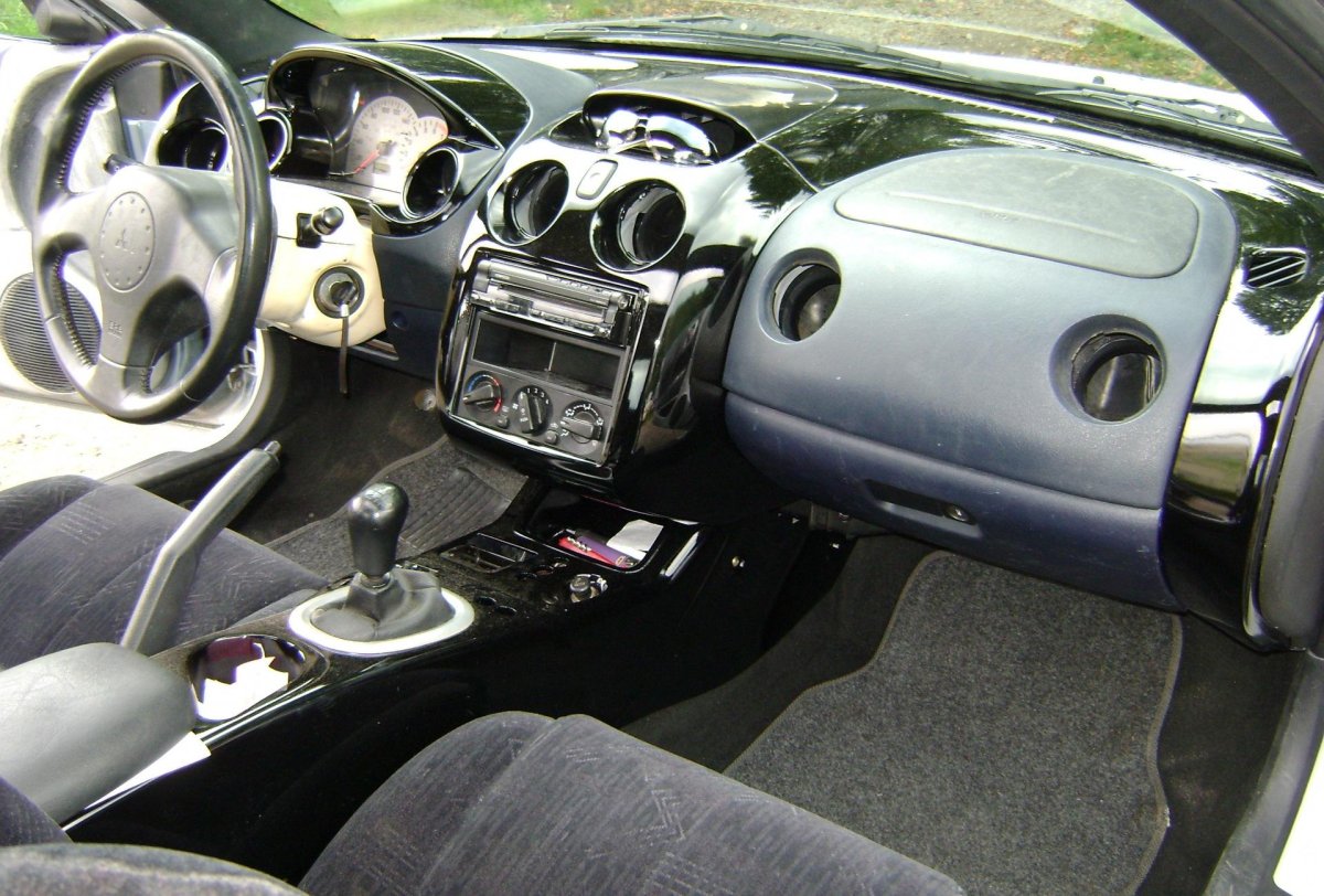 Mitsubishi Eclipse 3g салон