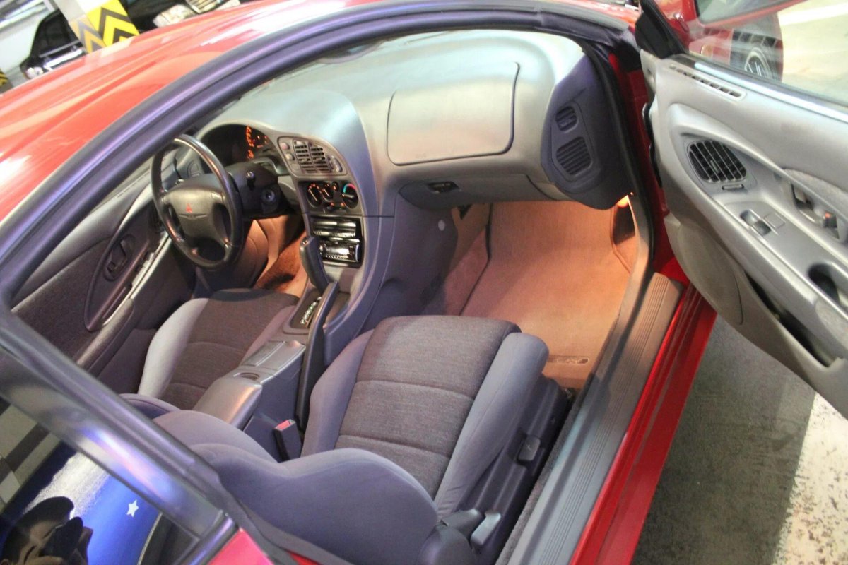 Мицубиси Эклипс 2 салон