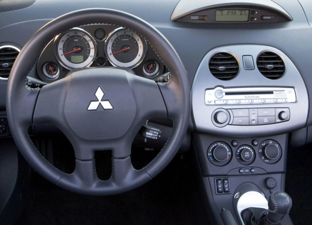Mitsubishi Eclipse, 2006 салон