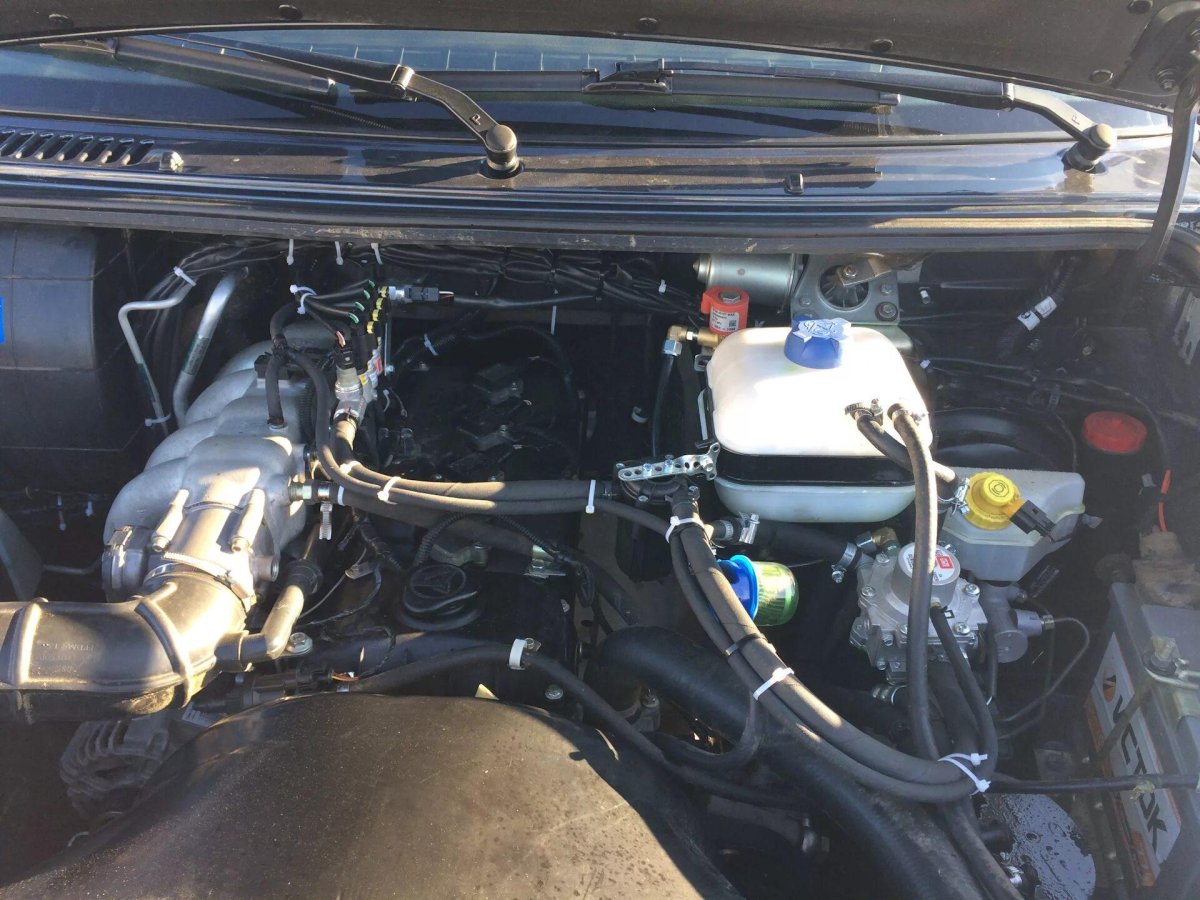 Двигательный отсек УАЗ Патриот