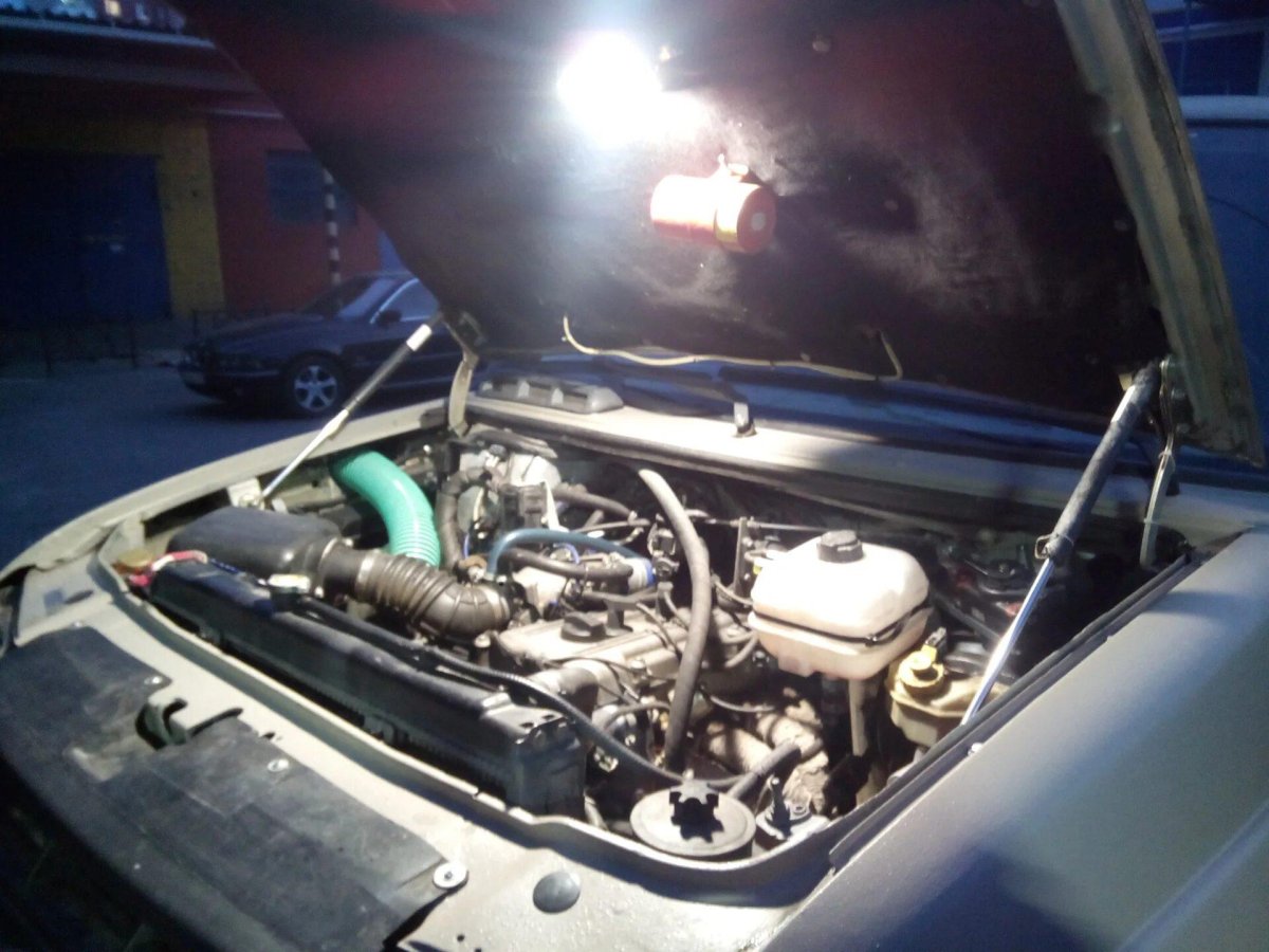 Лампа под капотом УАЗА