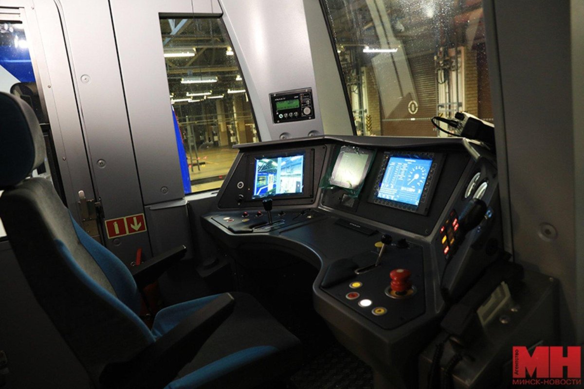 Штадлер м110 кабина