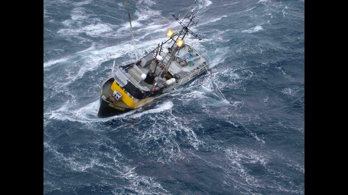 Рыбаки в море