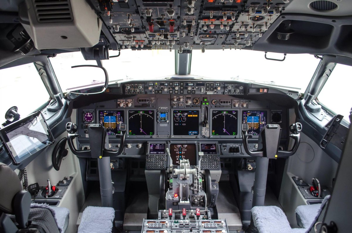 Кабина Boeing 737 ng