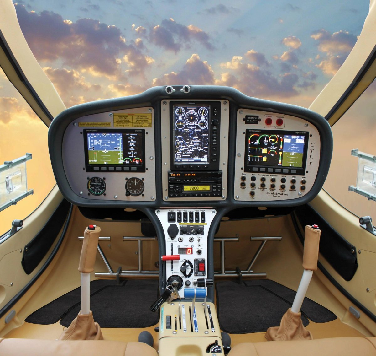 Приборная панель самолета Aquila a 210