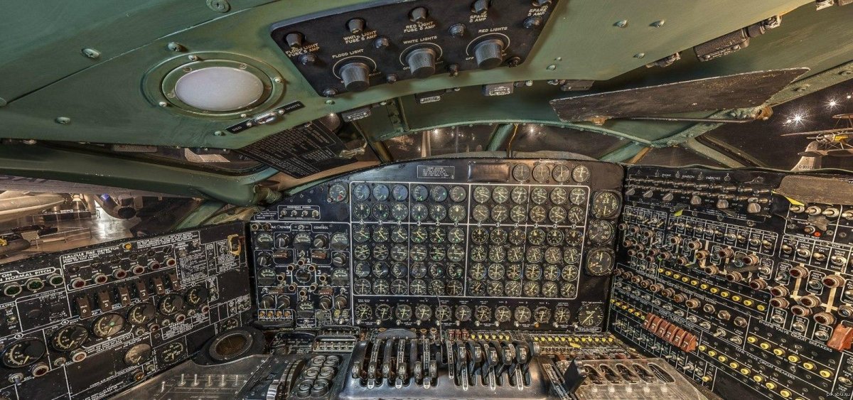 B 36 Peacemaker кабина