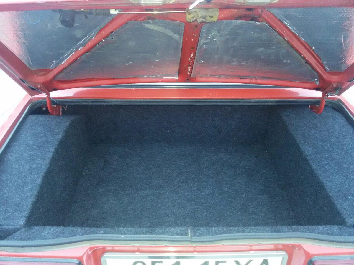 Открытый багажник ВАЗ 2107