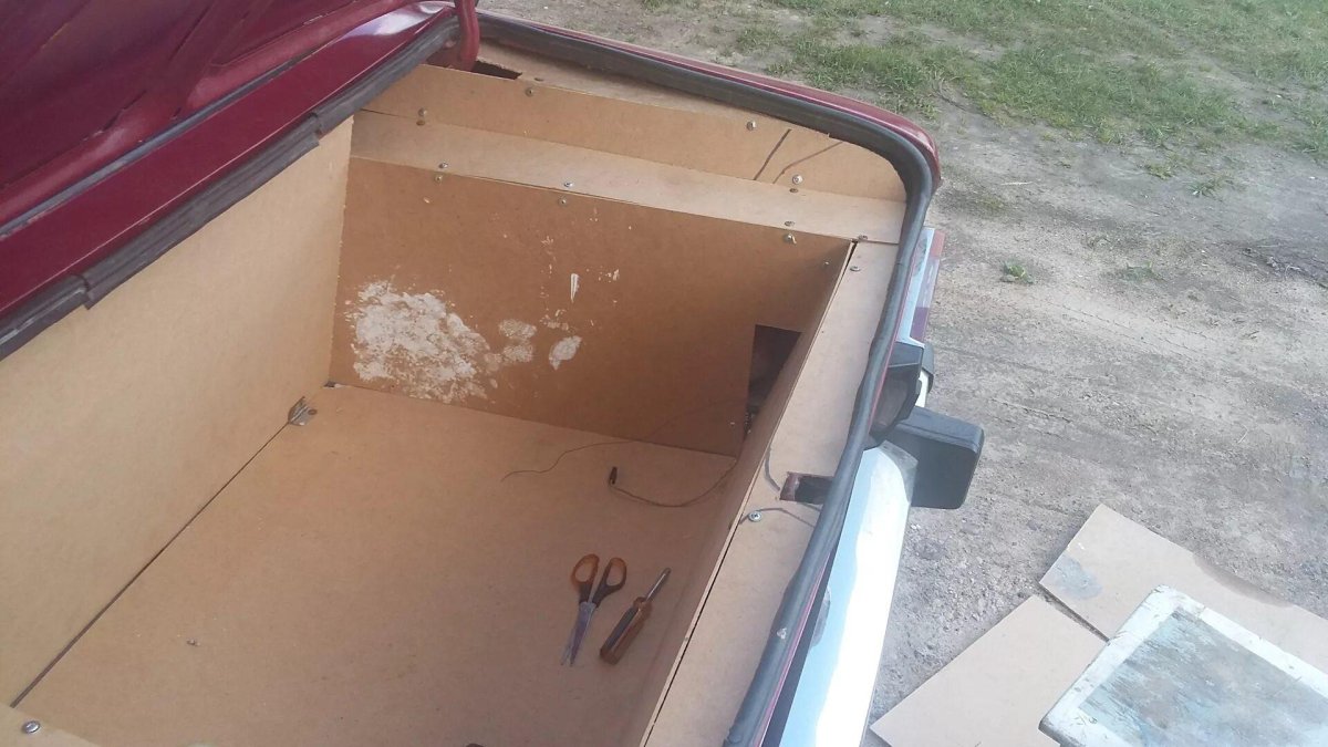 Ящик в багажник ВАЗ 2106