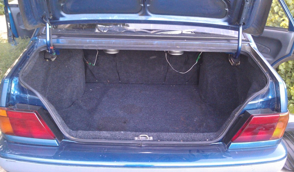 Открытый багажник ВАЗ 2115