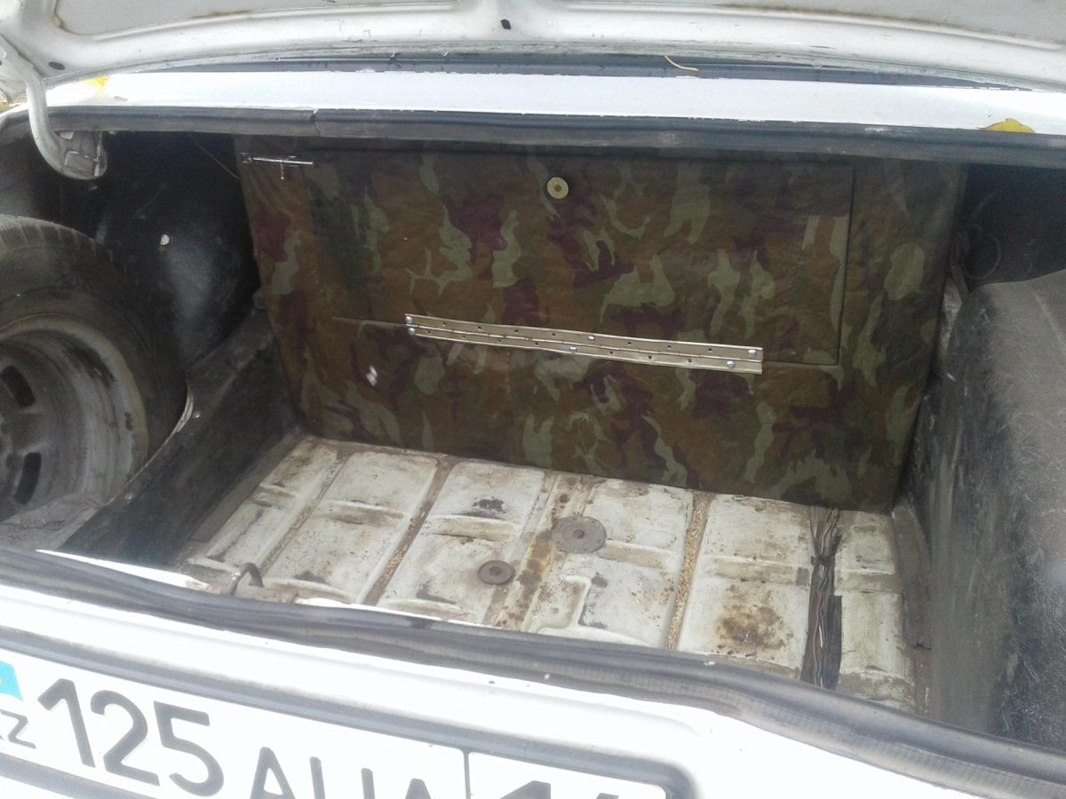 Задняя полка ВАЗ 2107