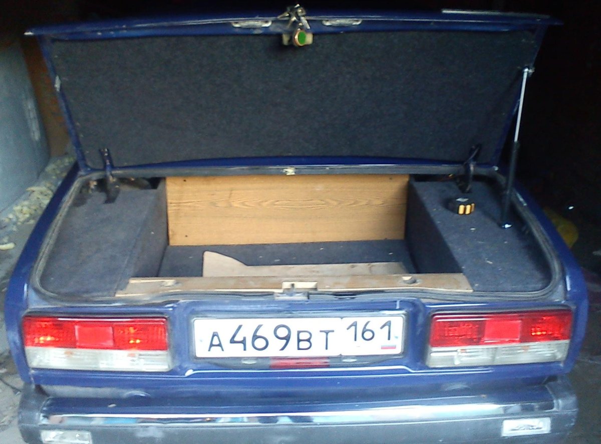 Лада ВАЗ 2107 багажник