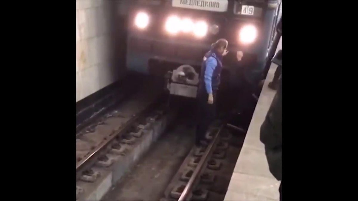 Ня пока Рина фото на рельсах