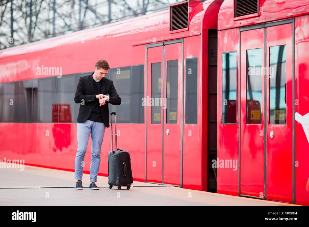 Парень на вокзале