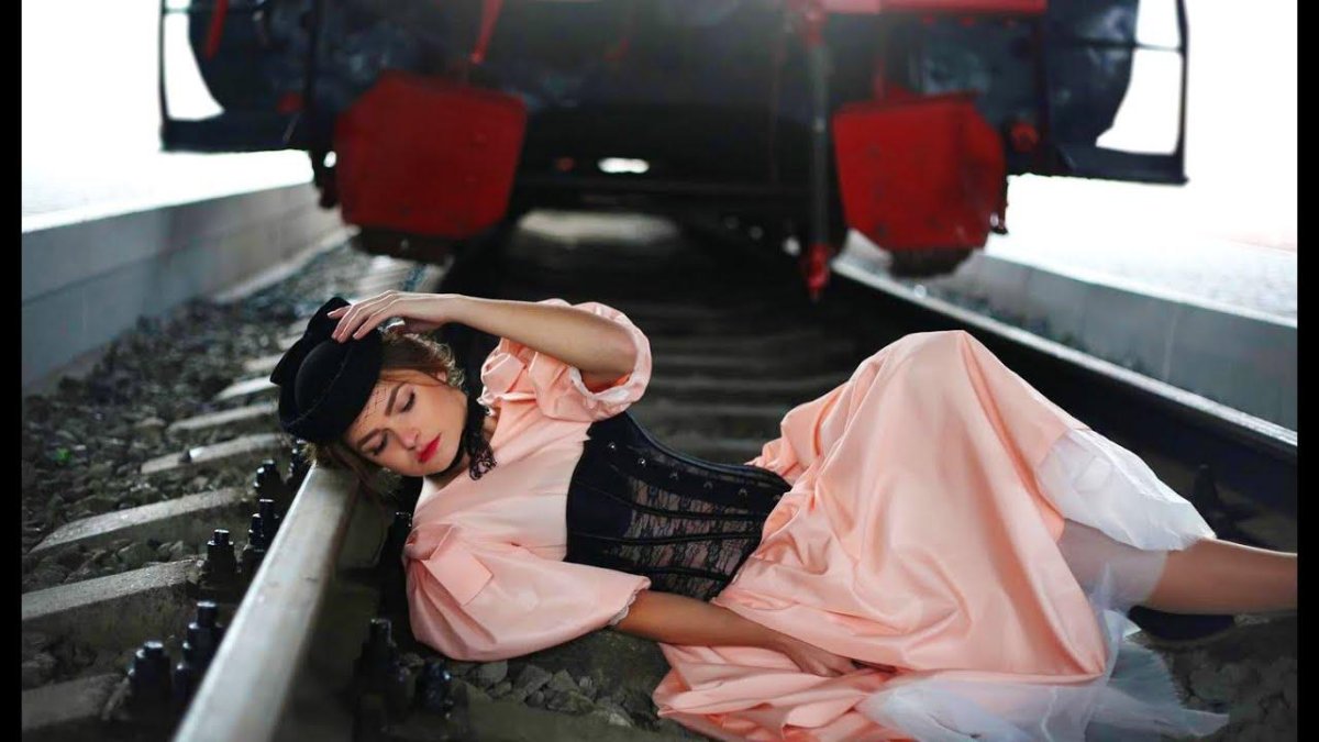 Анна Каренина и паровоз