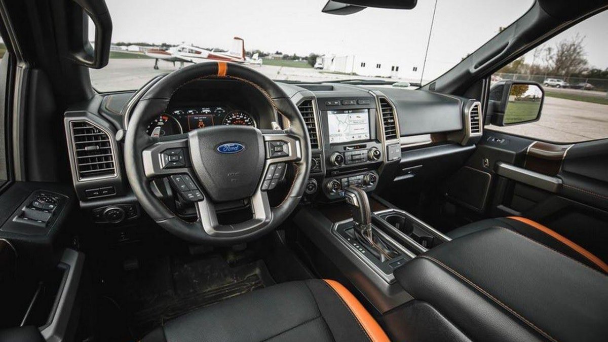 Ford f150 Raptor Interior