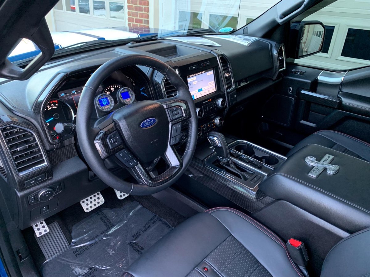 Ford Raptor 2022 салон