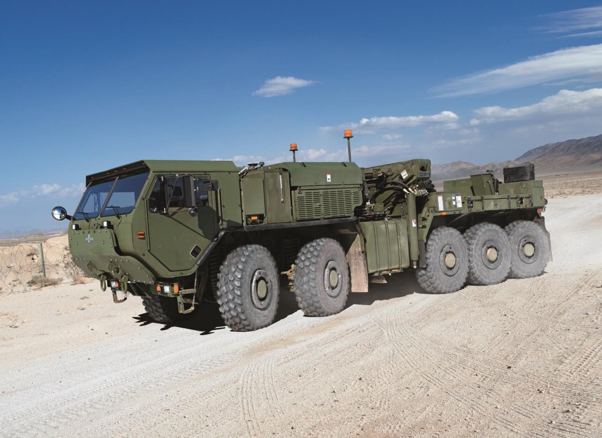 Тягач Oshkosh HEMTT