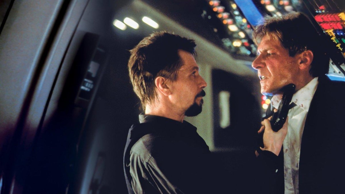 Гари Олдман самолет президента